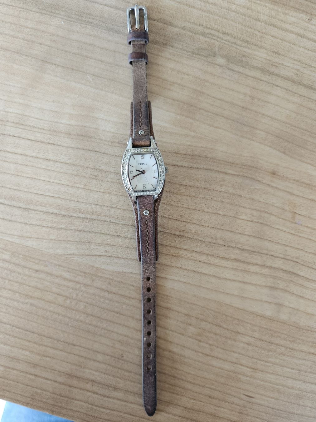 Fossil Uhren: Fossil Damenuhr mit Lederarmband – Gebraucht aus Hauenstein von Desey