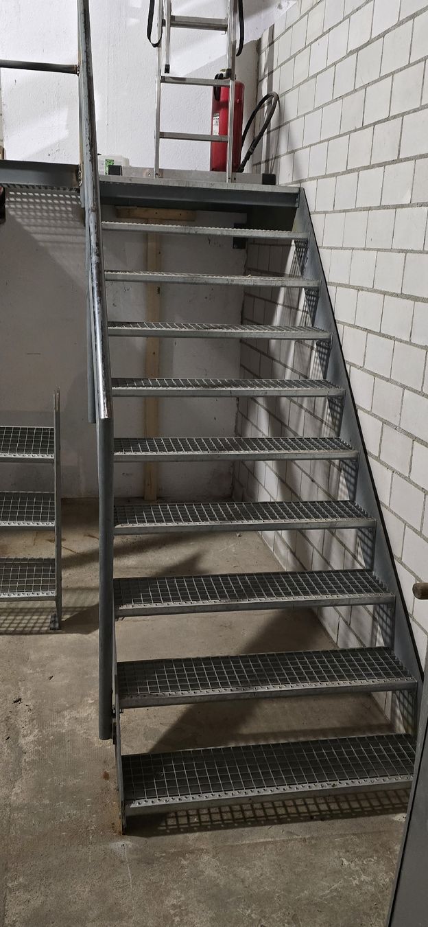 Treppen: Treppe Metalltreppe Stahltreppe – Gebraucht aus Weiningen ZH von ped_fbx2 4