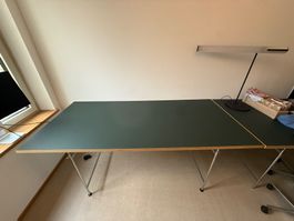 Richard Lampert Eiermann-Tisch mit Linoleum-Tischplatte