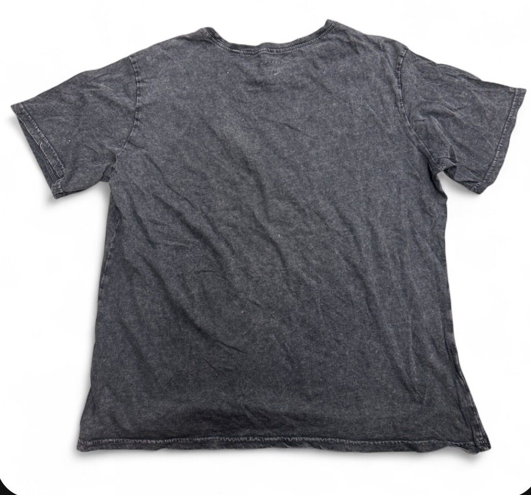 T-shirt: Graues T-Shirt mit buntem Motiv – Usato da Bremgarten AG venduto da kap_f5nz 1