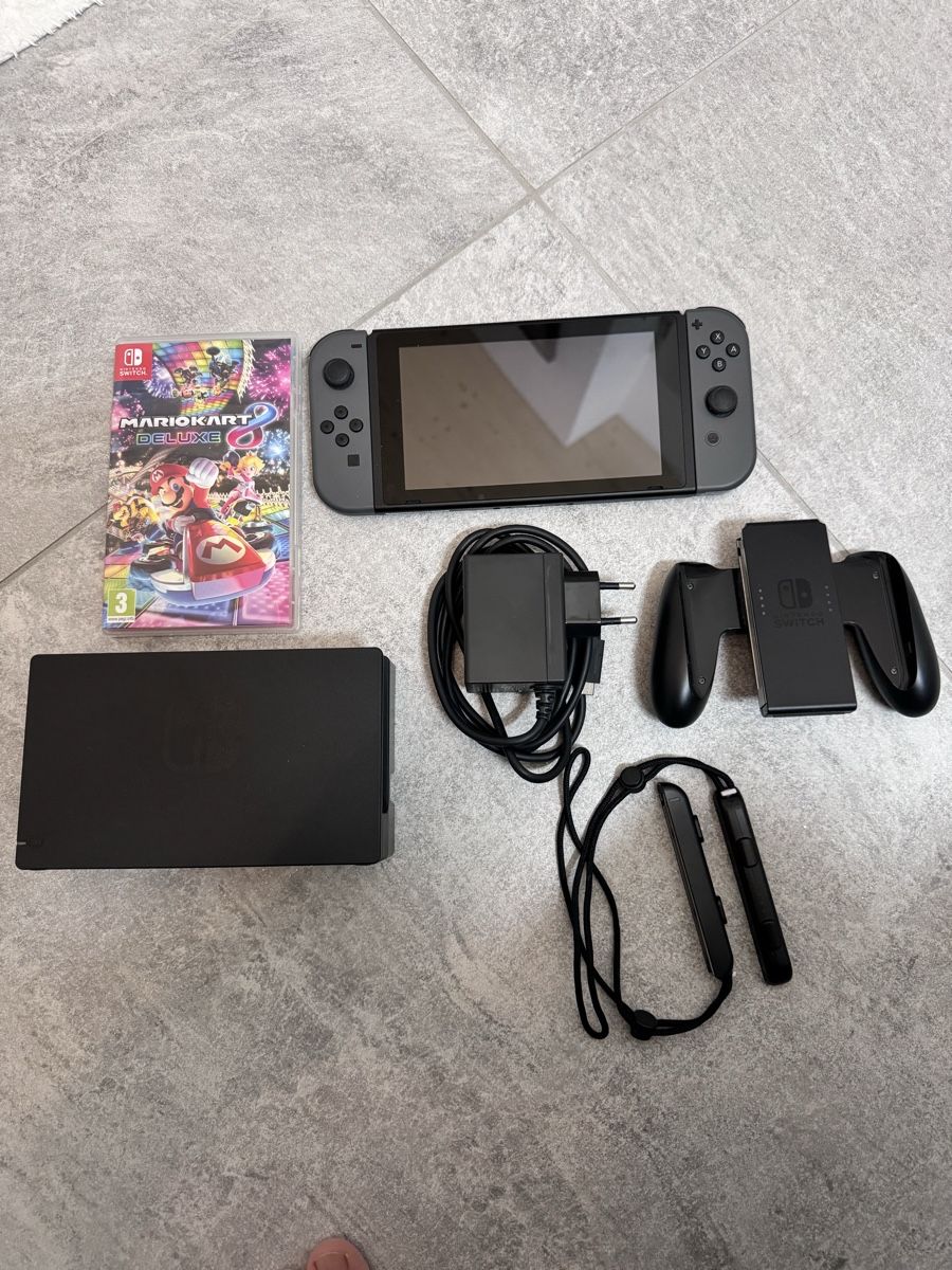 Nintendo Konsolen: Nintendo Switch Basic mit 2 Spielen – Gebraucht aus Oberriet SG von  1