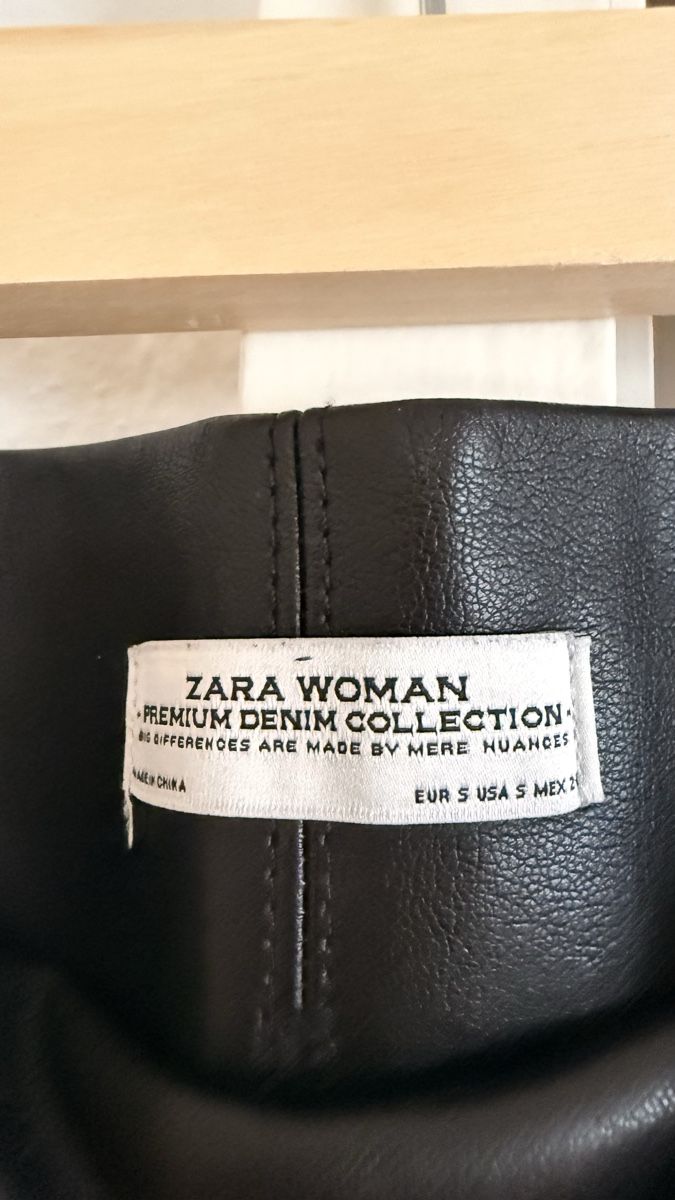 Zara Jupes: Kunstleder Rock – Neuf (Voir description) à Thun par tat_wg9t 1