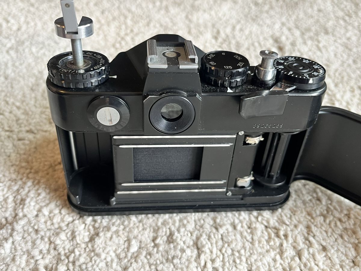 Fotocamera: Zenit 12XP SLR Analog Kamera mit Ledertasche – Usato da Solothurn venduto da saravxw 1