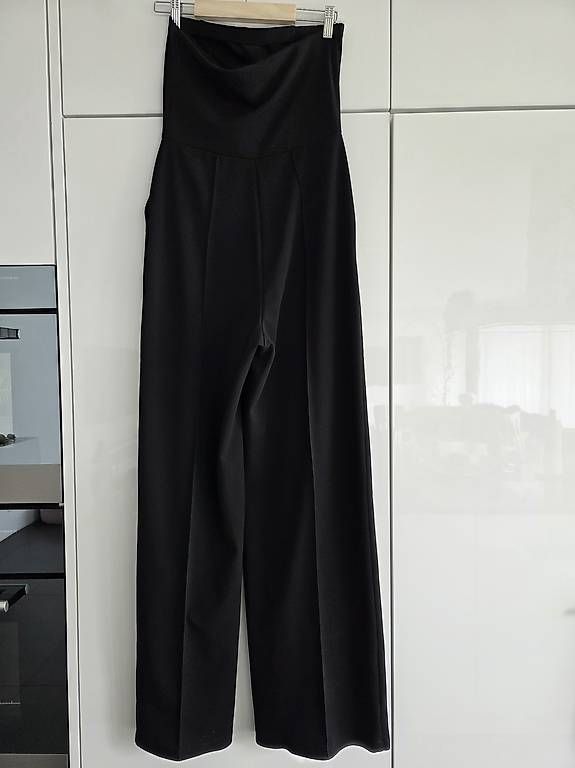 Jumpsuits: Trägerloser schwarzer Jumpsuit Damen – Gebraucht aus Rüfenacht BE von Biancaro