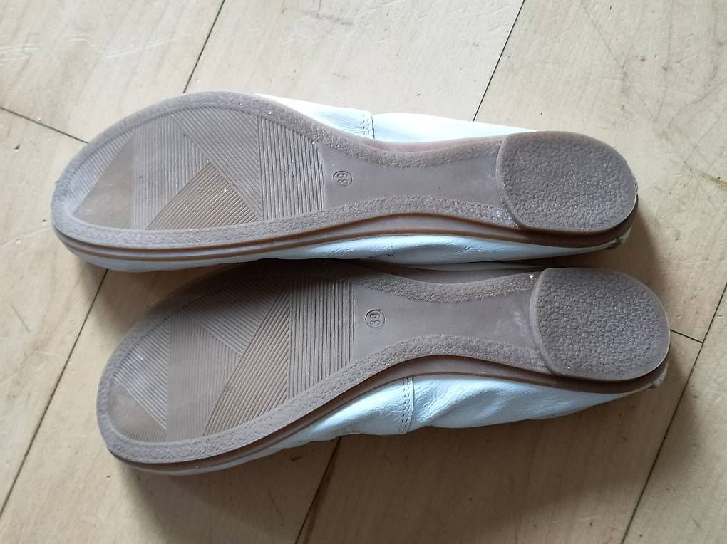Chaussures femmes: Ballerinas weiss Gr 39 – D'occasion à Münchenstein par sterni_0813 2