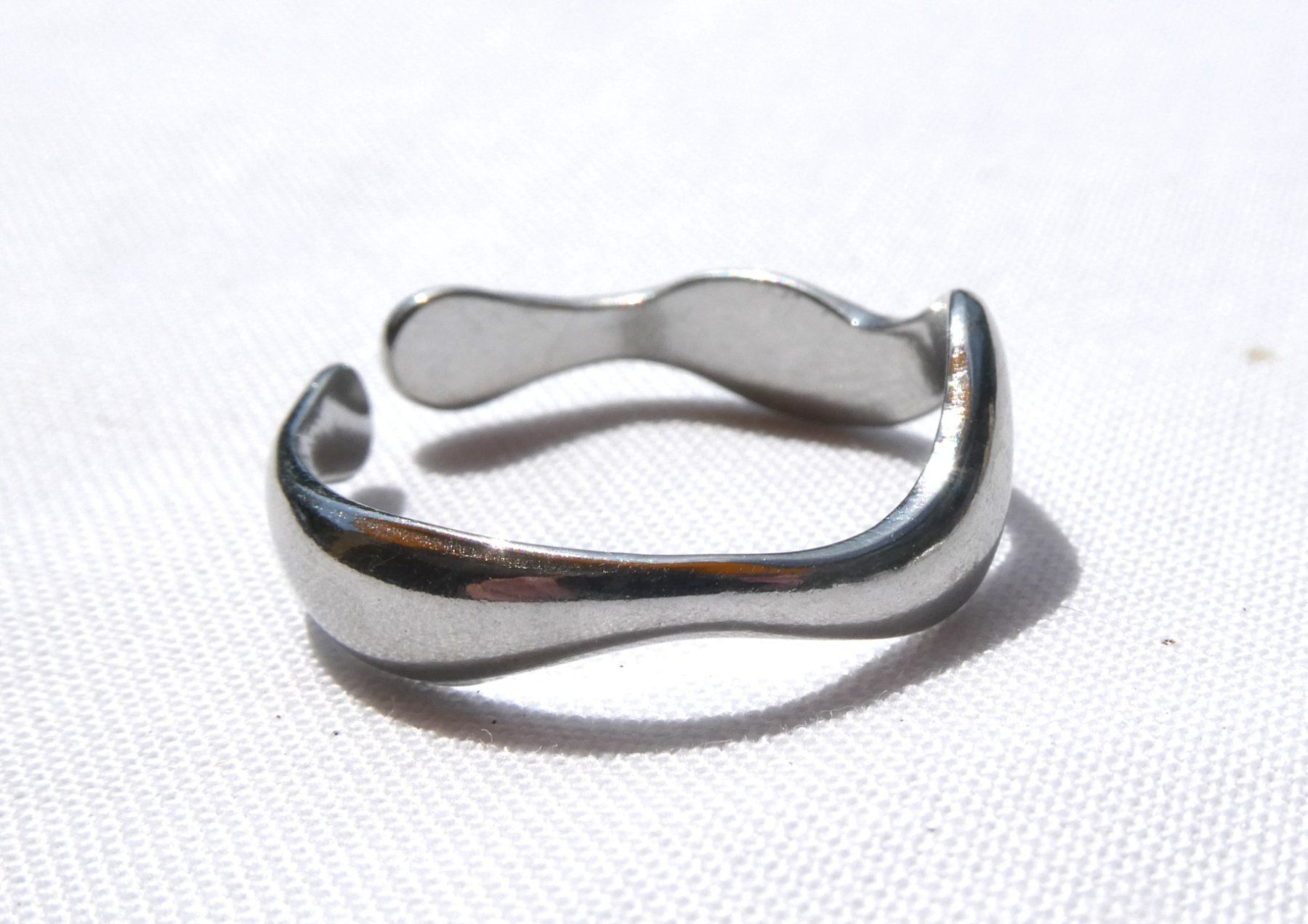 Anelli: 2 silberfarbene, verstellbare Ring, mind. Gr. 55/56 - NEU – Nuovo (secondo la descrizione) da Gattikon venduto da kaandooh 6
