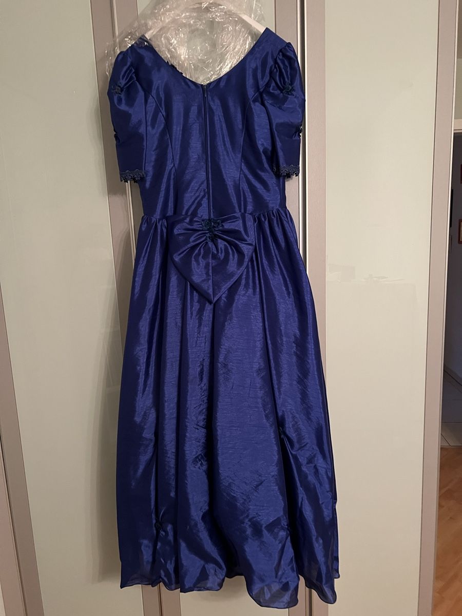 Robes: Wunderschönes, königsblaues Festkleid, – Neuf (Voir description) à Unterlunkhofen par Hundeknochen 3
