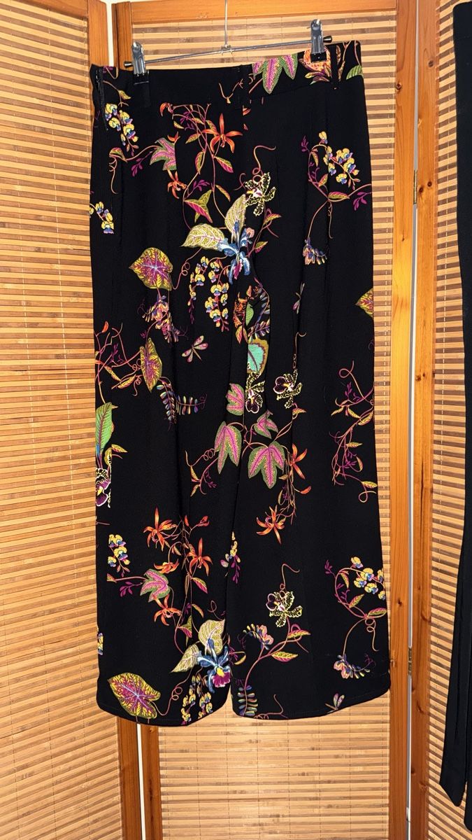 H&M Pantaloni: H&M Vintage 3/4 Hose, 40 – Usato da Gümligen venduto da morticiaaddams 2