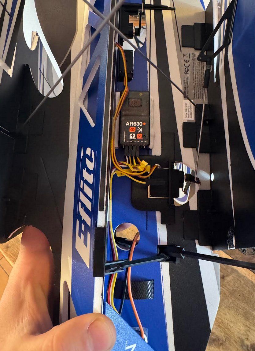 E-Flite Modellismo RC: AVION 4-Site 3D FLAT 800mm EP BNF Basic with AS3X+ and SAFE – Usato da Lausanne venduto da Techobby 5