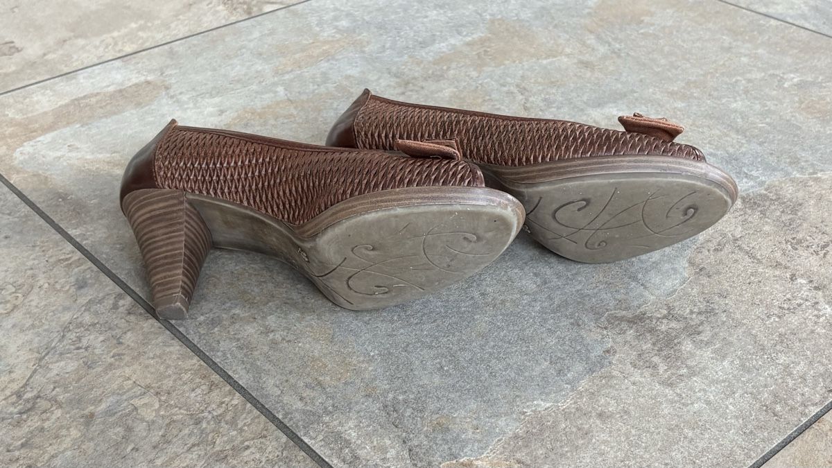 Damenschuhe: Pumps braun Leder Peeptoe – Gebraucht aus Beckenried von KaSt01 5