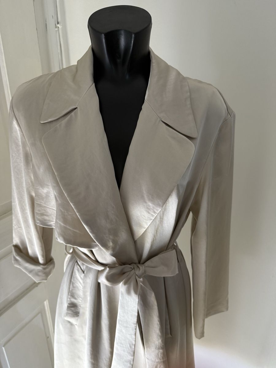 Zara Mäntel: SATIN TRENCH COAT XS – Gebraucht aus Baden von agora_newgeneration 2