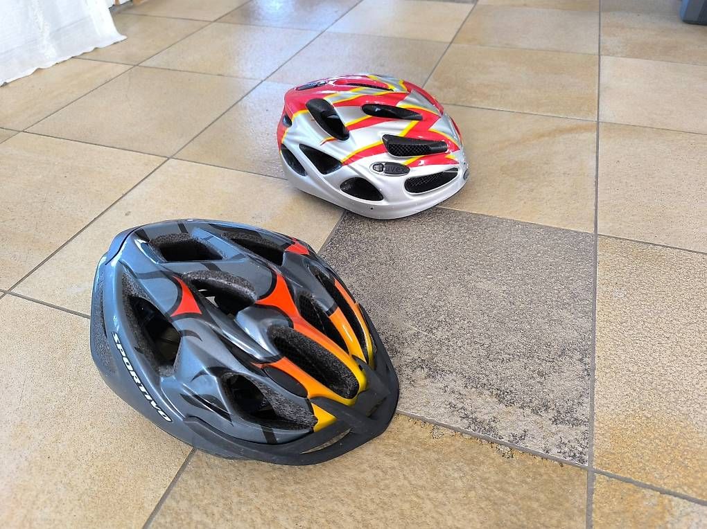 Caschi: 2 Kinder-Velohelme – Usato da Sempach venduto da Outletinoo 1
