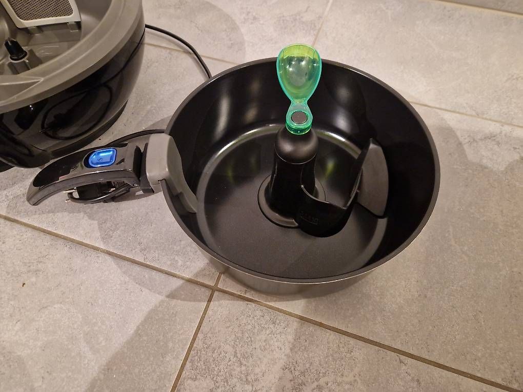 Elettrodomestici da cucina: Heissluftfritteuse Tefal Actifry smart XL – Usato da Wetzikon ZH venduto da __E-Works__ 2