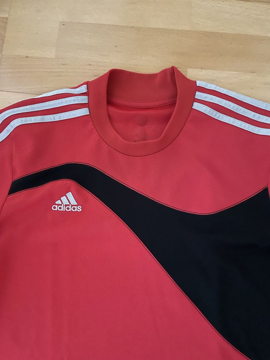 Adidas Canottiere & Pantaloni: Adidas Sportshirt – Usato da Münchenstein venduto da Kapris 1
