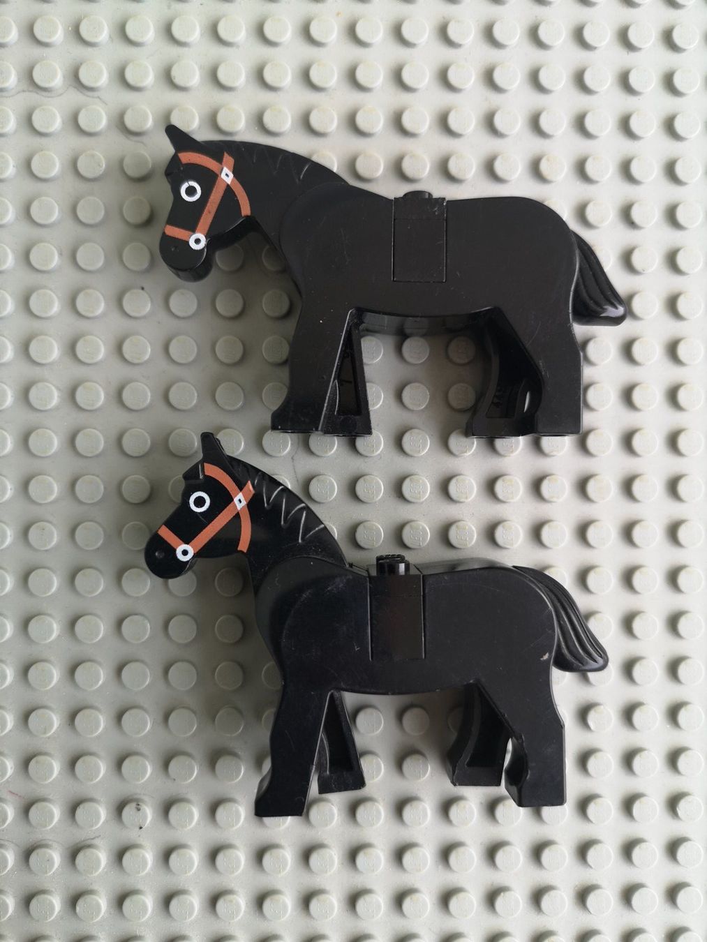 Lego Giocattoli: LEGO 2 schwarze Pferde – Usato da Goldau venduto da MacPad