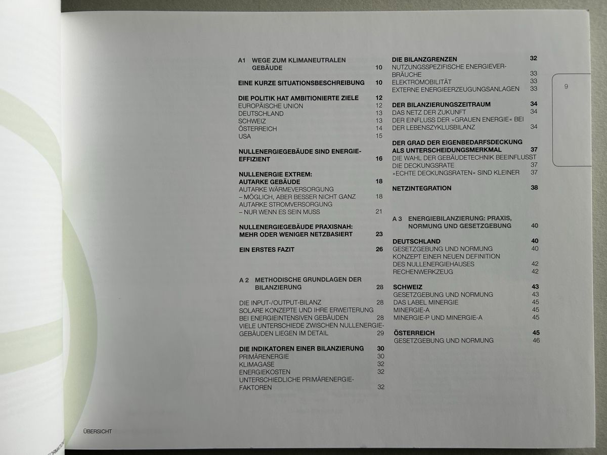 Libri: Zero Energy Buildings Book: Climate-Neutral Projects! – Usato da Zürich venduto da Coffeetable88 2