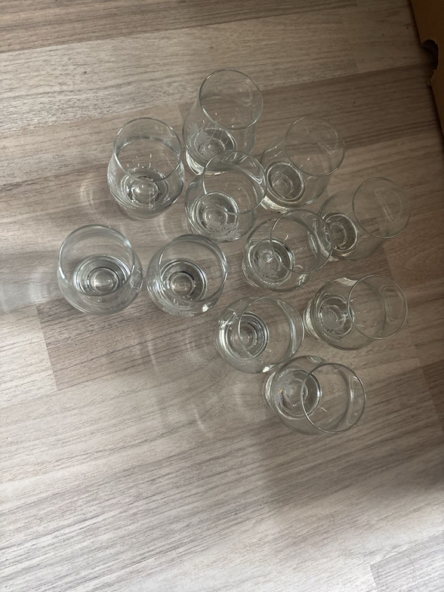 Verres: Bicchierini grappati set da 11 pezzi in vetro  – D'occasion à Giubiasco par cri_mzc6