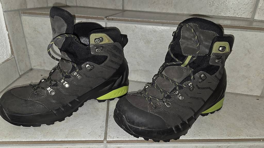 Scarpe da uomo: Scarpa Cyclone GTX Wanderschuhe Gr. 41 – Usato da Frutigen venduto da 100tom