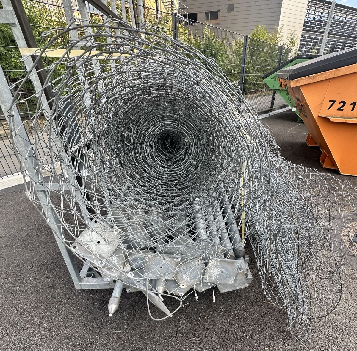 Zäune: ca. 40m Maschendrahtzaun mit Pfosten – Gebraucht aus Schaan von tina.hilti 3