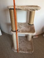Katzenbaum mit zwei Ebenen Schlafmulden in beige 