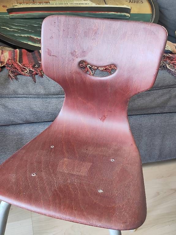 Stühle: Chaise vintage enfant – Gebraucht aus Neuchâtel von sbgt 1