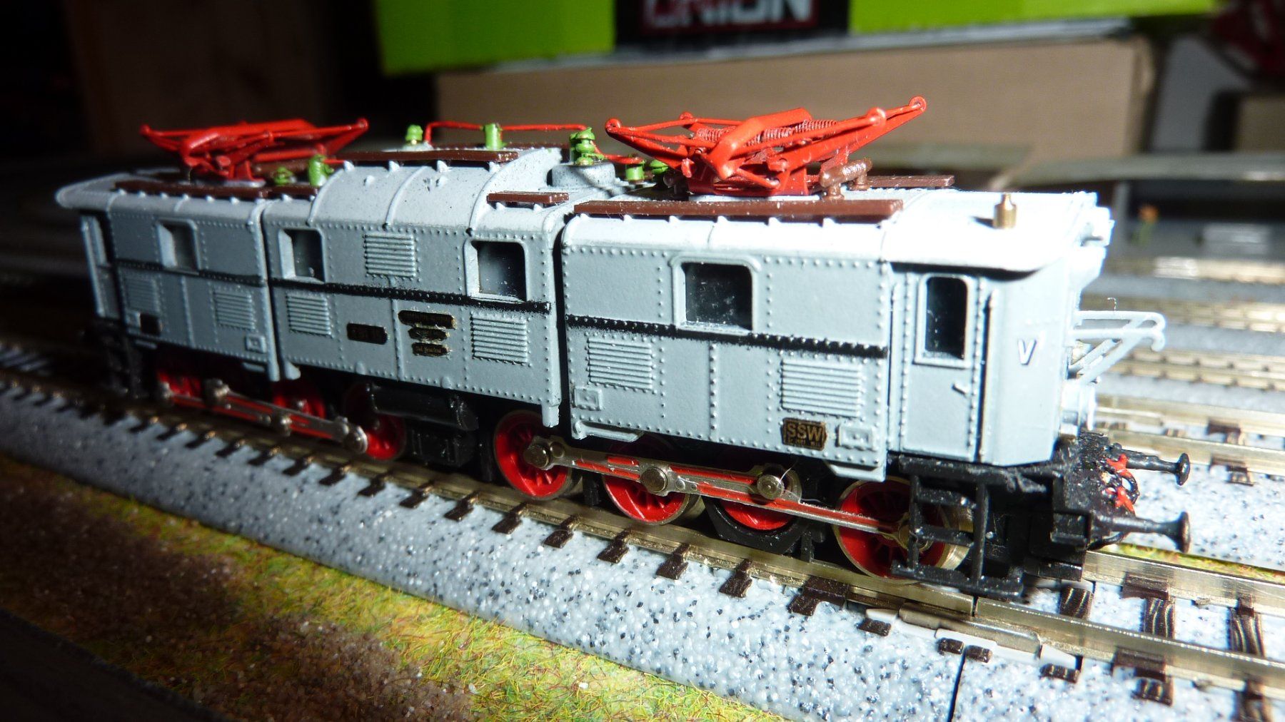 Roco Modellini di ferrovie: SPUR N ROCO DRB E91 15 DIGITAL, FARBE GRAU – Usato da Uznach venduto da train50