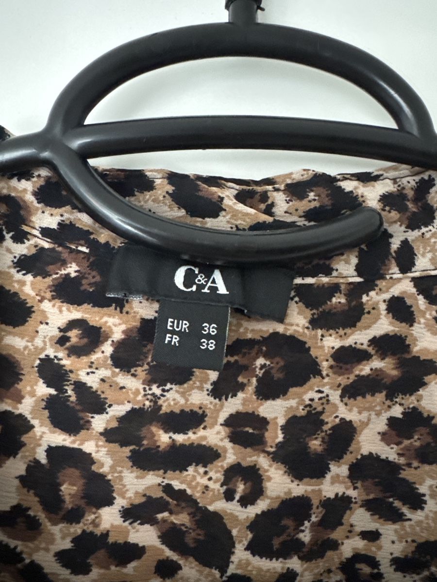 C&A Camicette: Längere Bluse im Leo Print – Nuovo (secondo la descrizione) da Unterseen venduto da Zurbi 1