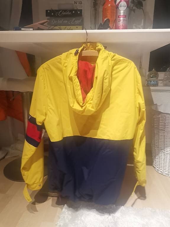 Tommy Hilfiger Giacche: Tommy Jeans Windbreaker, Gr. M, Neu – Usato da Winterthur venduto da lor_5vlb 2