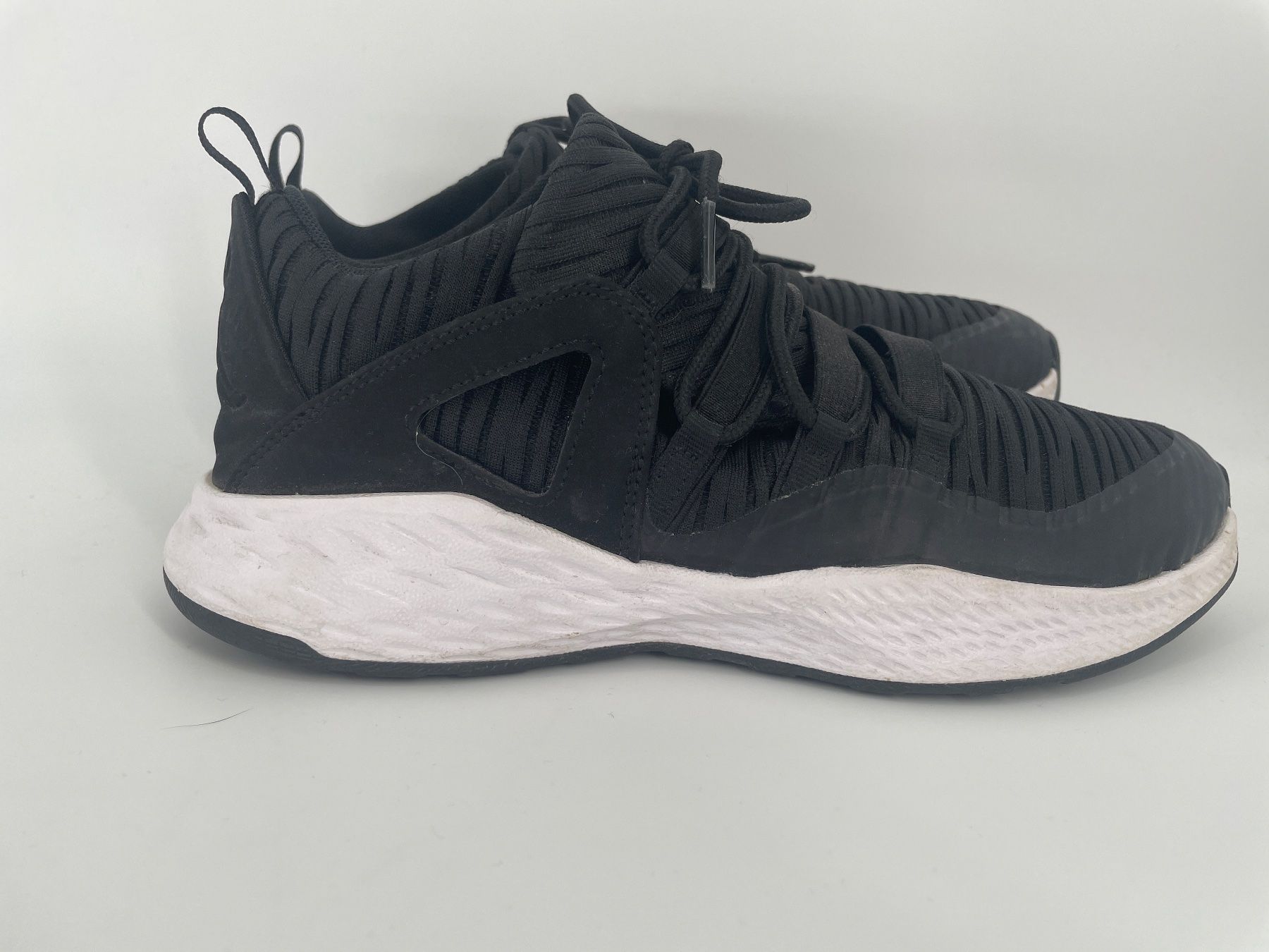 Jordan Chaussures femmes: Jordan Formula 23 Sneaker Gr. 40 – D'occasion à Auenstein par moin. 1