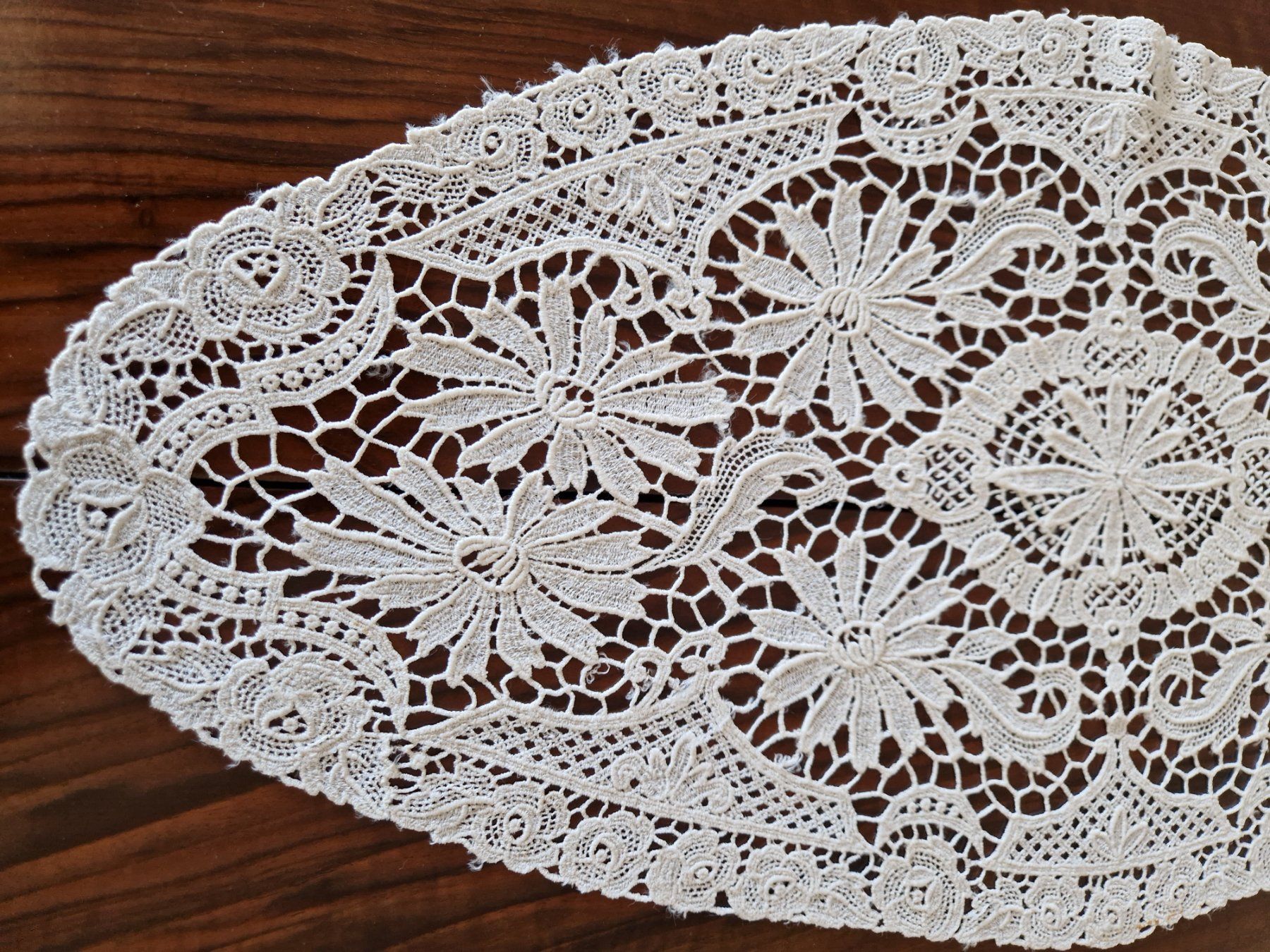 Altra biancheria da tavola: Plauener Spitze 60x30cm – Usato da Bern venduto da Antikbatik 3