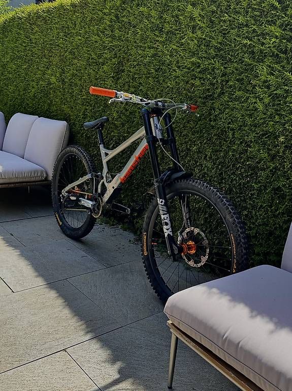Biciclette: Banshee Légende Xl DH – Usato da Plan-les-Ouates venduto da mtn_q8lj 1