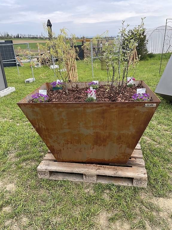 Vasi per fiori: Hochbeet konisch – Usato da Neukirch (Egnach) venduto da metall86