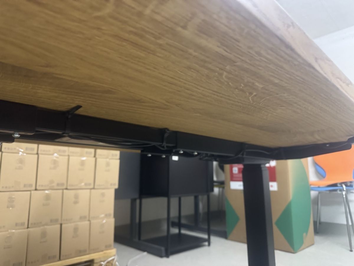 Schreibtische: Schreibtisch höhenverstellbar – Gebraucht aus Bassersdorf von san_7t9f 6
