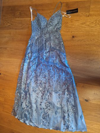 Festliches Spitzenkleid mit Pailletten – Grösse 38/40