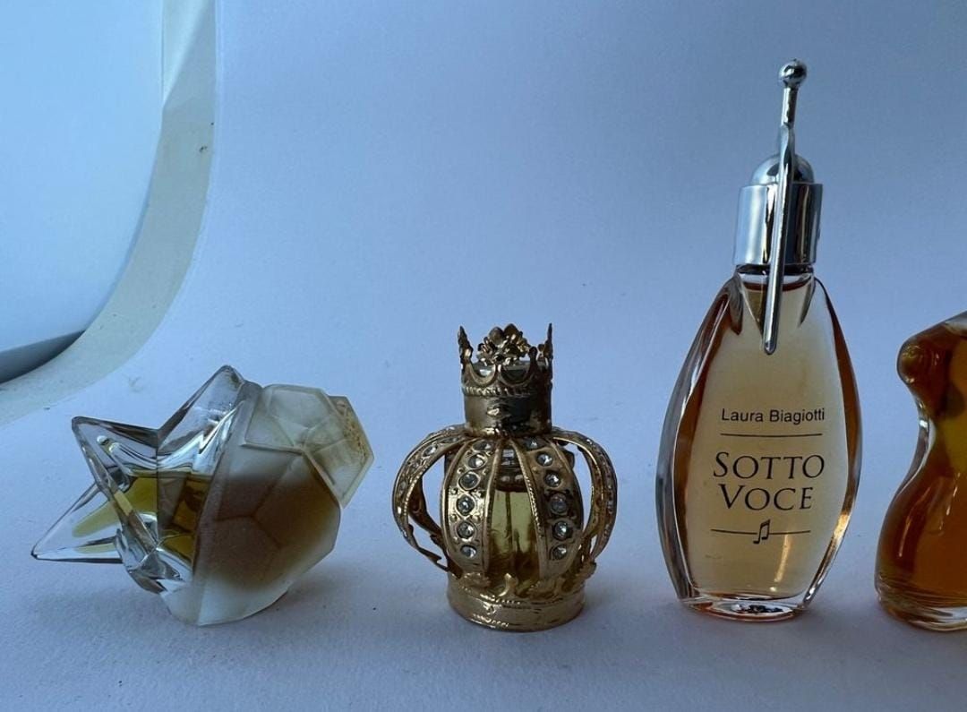 Mugler Parfum & Eau de Toilette: Lot 10x Parfum / Miniatures THIERRY MUGLER, GRÈS etc. – Gebraucht aus Kestenholz von Porsche117 1