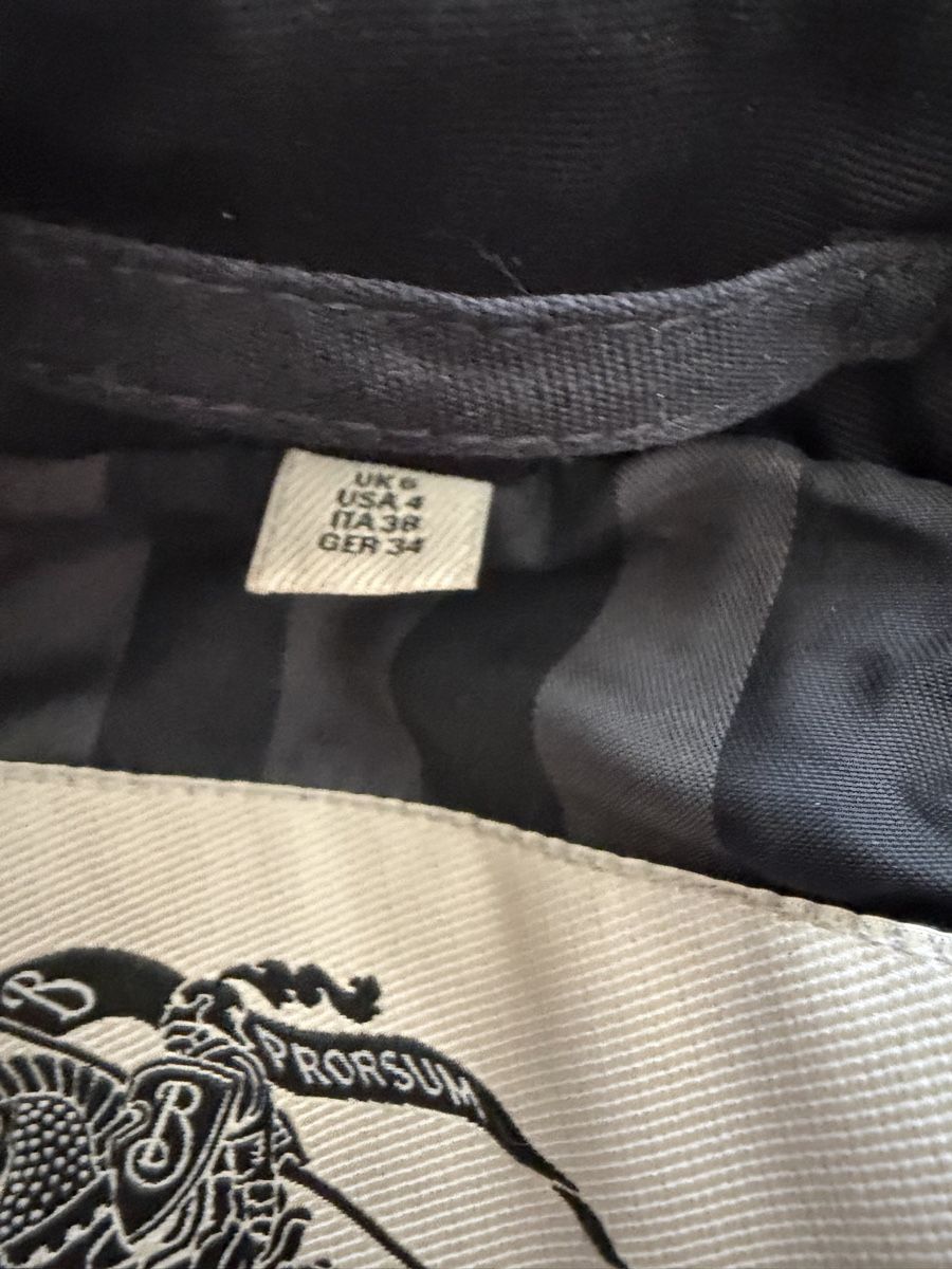 Cappotti: Trench coat Burberry London – Nuovo (secondo la descrizione) da St-Légier-La Chiésaz venduto da Swoosh. 5