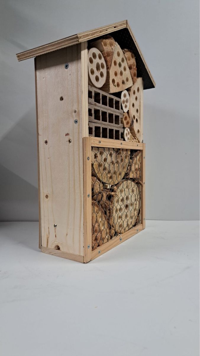 Alveari: Bienenhotel / Insektenhotel – Nuovo (secondo la descrizione) da Rotkreuz venduto da Holzarbeit 1