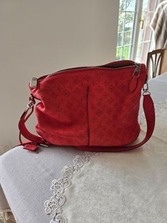 Louis Vuitton Mahina Selene GM mit Schlüssel und Innentasche