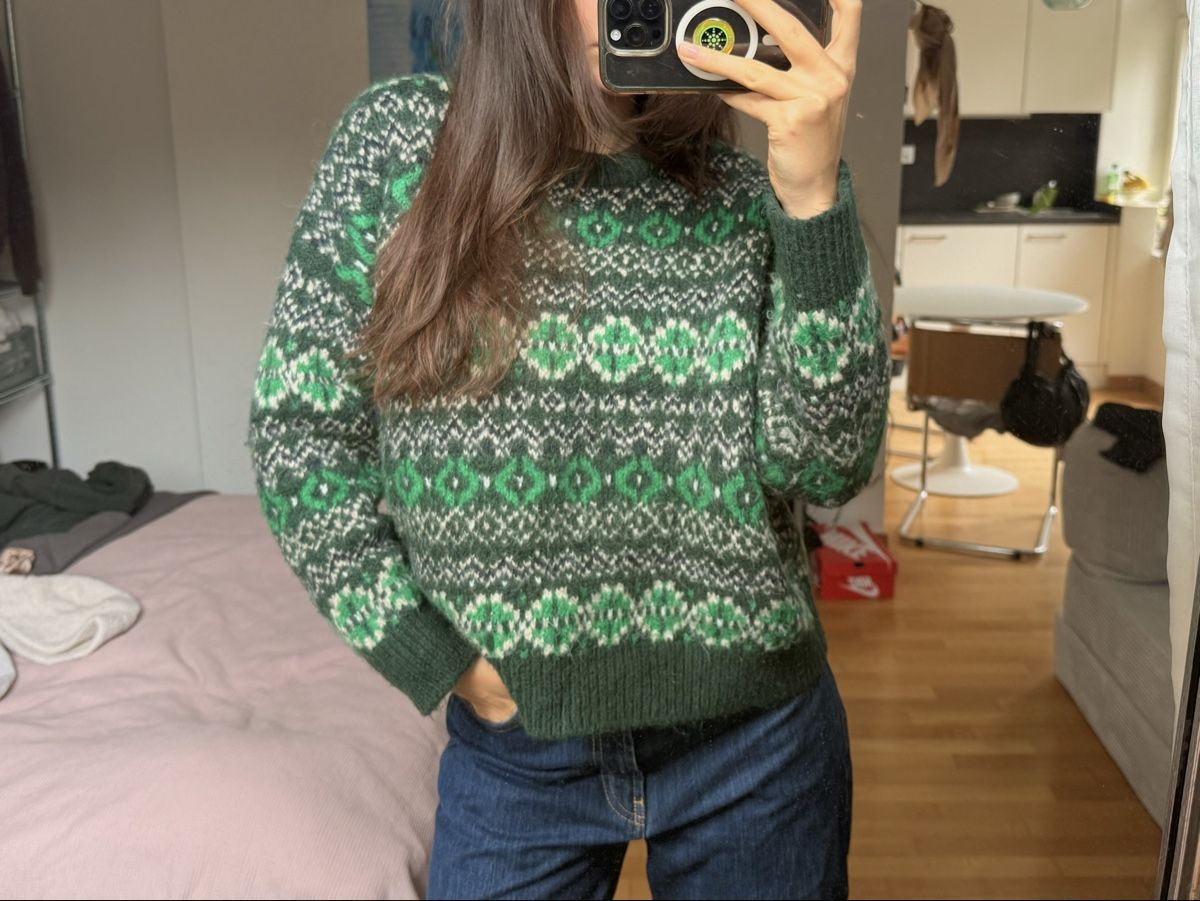 Pullover & Sweatshirts: Pullover mit Muster  – Gebraucht aus Zürich von Jmarieg_
