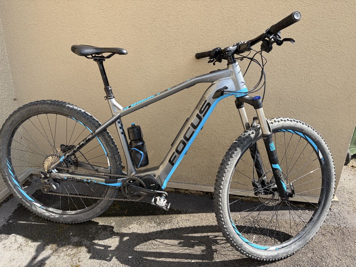 Focus Vélos: Focus Jam2 E-Mountainbike - nur 896km gefahren! – D'occasion à Triesen par Kleki