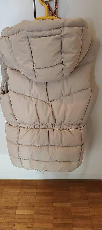 Altro abbigliamento per bambina: Kinderweste Gr. 140 – Usato da Windisch venduto da Dan.Win 3