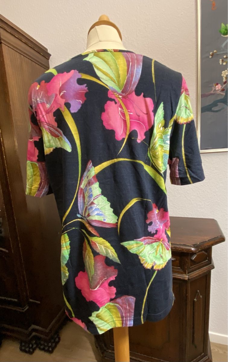 T-shirt: Shirt bunt Schmetterling Gr. 40/42 – Usato da Fislisbach venduto da KolibriSecondhand 2