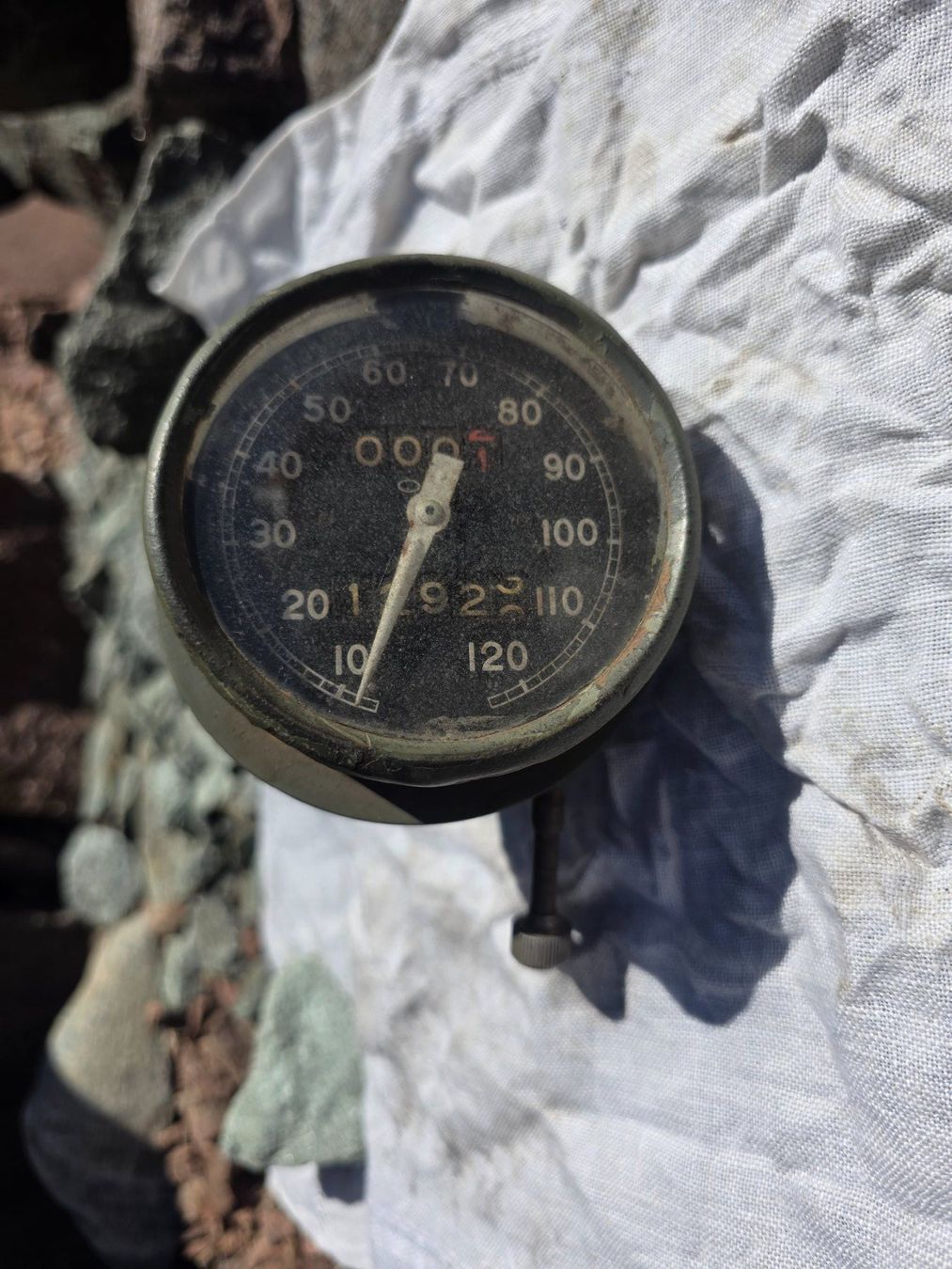 Messen: alter mechanischer Tachometer  / Einbautachometer – Gebraucht aus Obermumpf von oiskypoisky