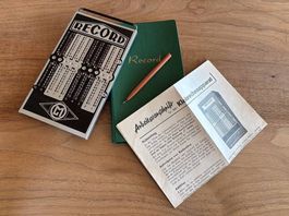 Record Rechenmaschine (1967) samit Etui, Anleitung und Stift