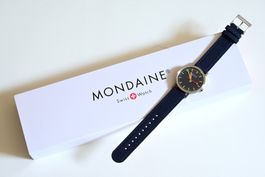 Mondaine Armbanduhr | Classic | Tiefseeblau Textil | 36 MM