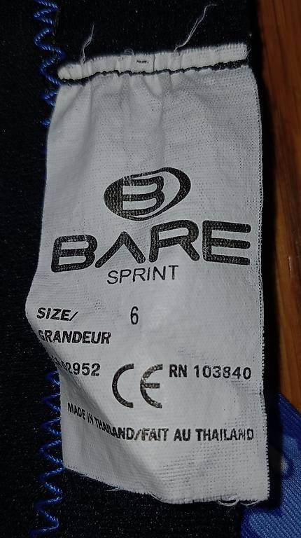 Tauchanzüge: Size 6j. Neoprenanzug – Gebraucht aus Hallwil von Ursina83 2