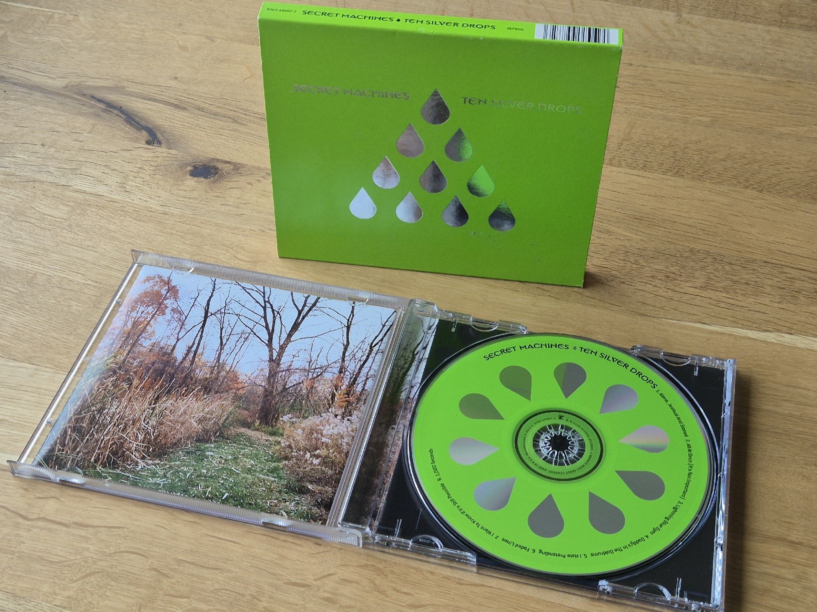 CD: Secret Machines - Ten Silver Drops CD – Usato da Oftringen venduto da Xxxmcsxxx