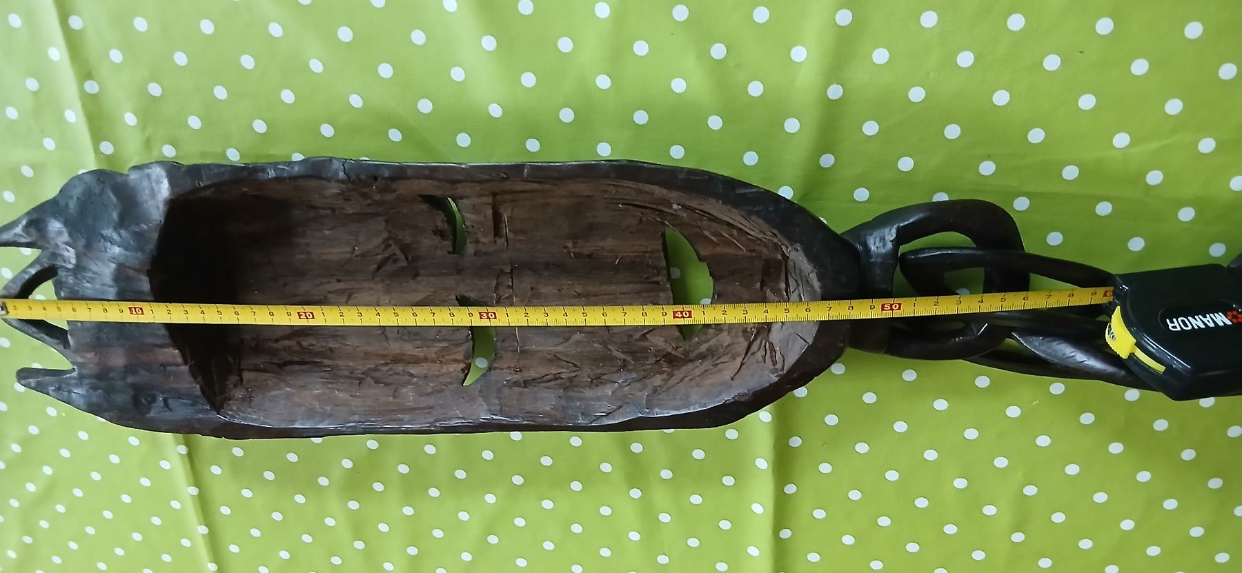 Internationale Kunst: Afrikanische grosse Holzmaske mit Kette Glück handgeschnitzt – Gebraucht aus Spreitenbach von Luckylines 7