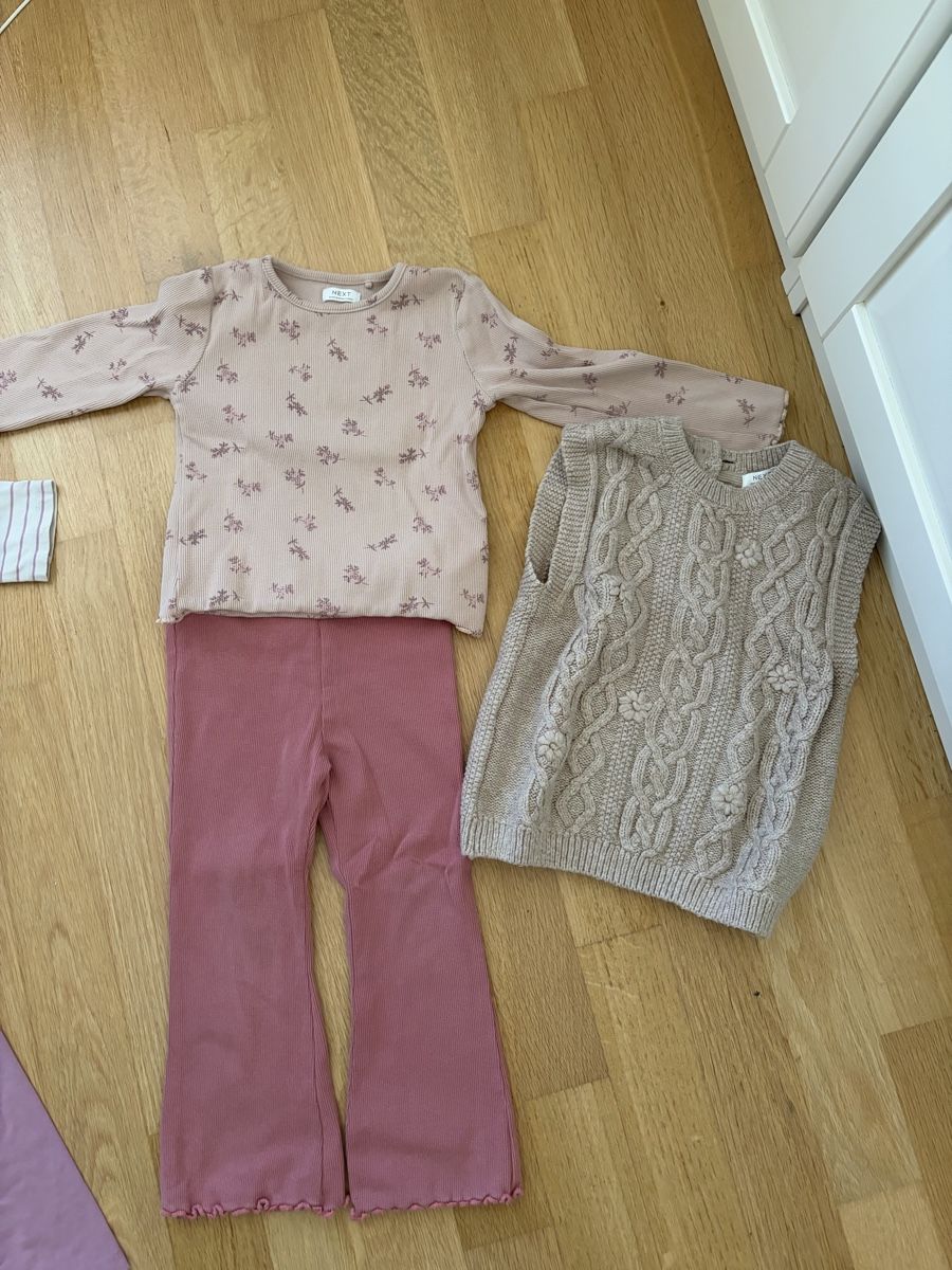 Kleiderpakete & -sets: 3 Mädchen Outfits Grösse 98 – Gebraucht aus Regensdorf von Branca990 2