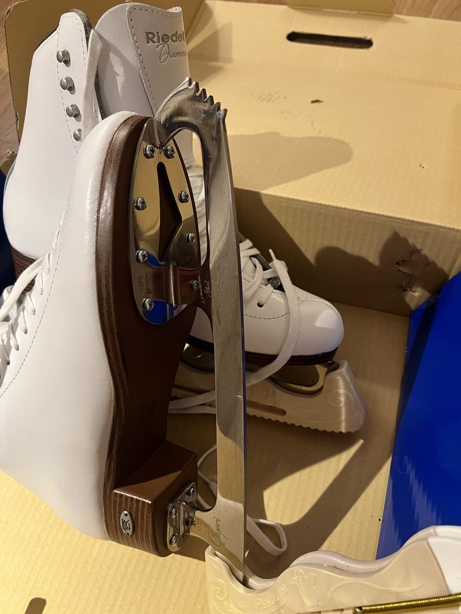Pattini da ghiaccio: Riedell Diamond Eiskunstlaufschuhe weiss, Grösse 41 – Nuovo (secondo la descrizione) da Winterthur venduto da Hello088x 1